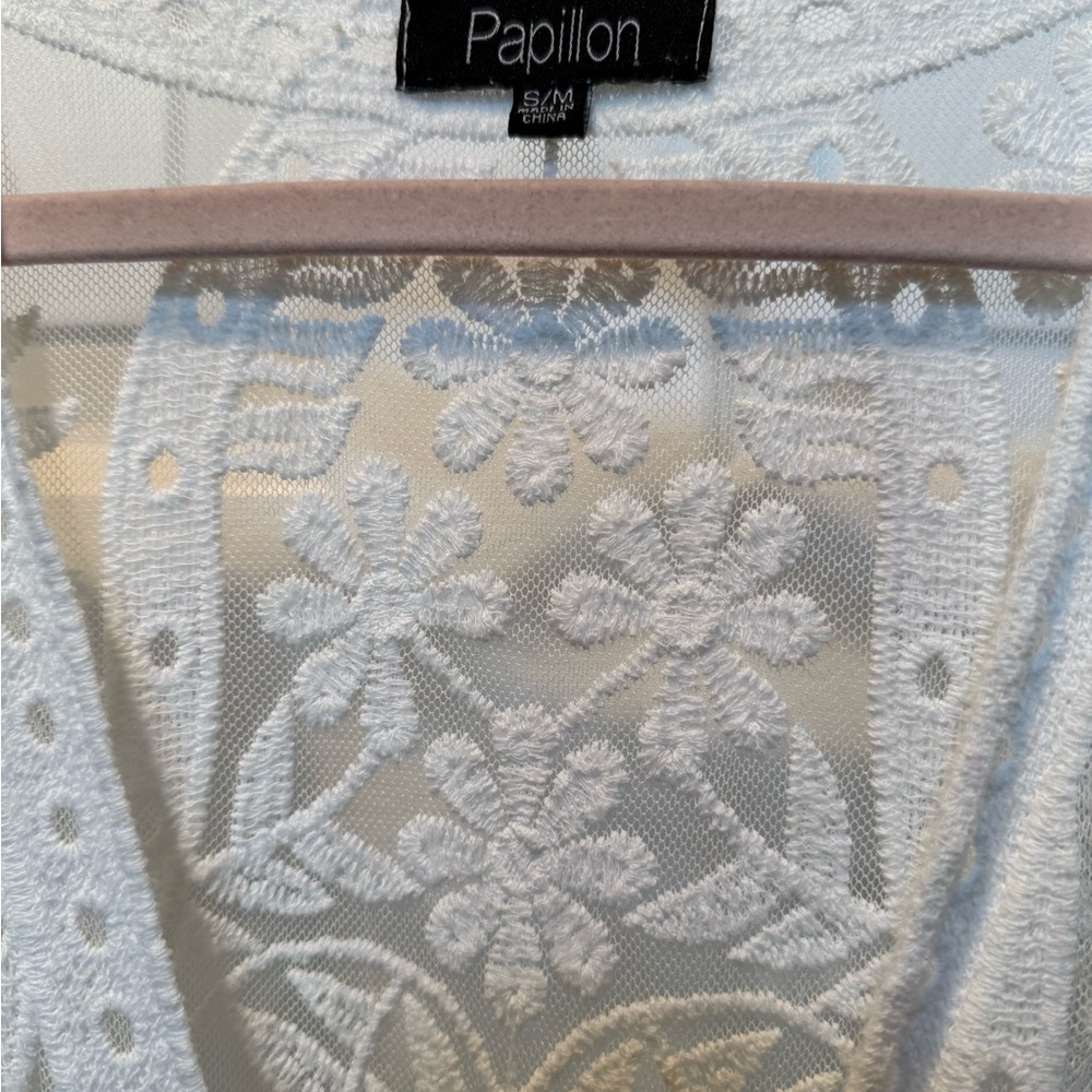 Papillon Ivory Lace overlay - Picture 2 of 3